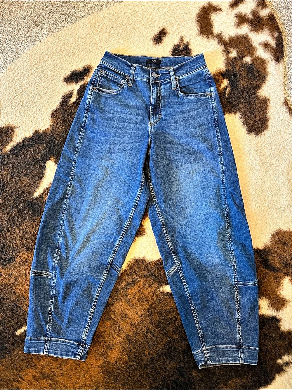 ruti The Ultimate Barrel Leg Jeans 2.0 Straight Leg Jeans in Blue Like New